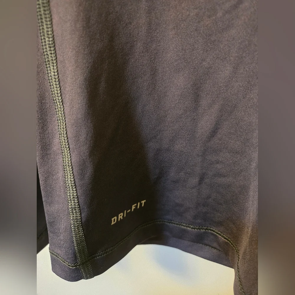 Nike Women's Gray Long Sleeve‎ Top